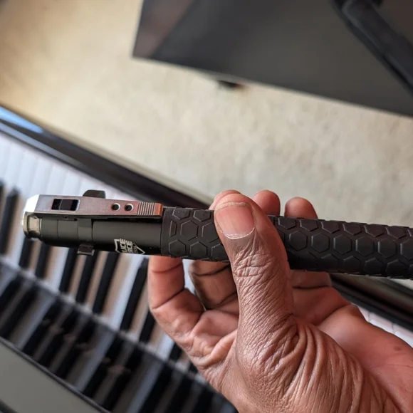 Black and Silver Telescopic Baton - Picture 7 of 16